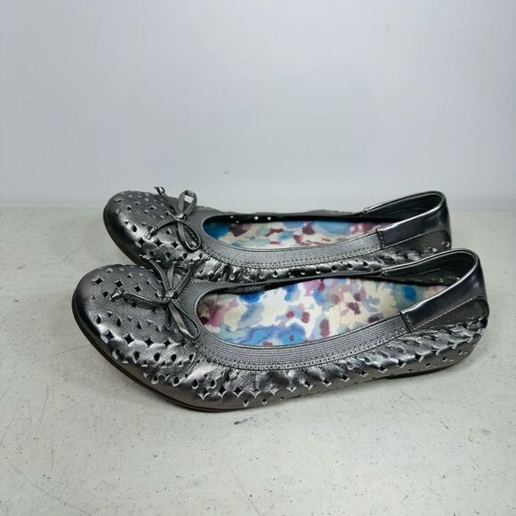 Vionic Silver Ballet Flats Womens 6,5Perforated Leather Comfort Shoes Orthotic - Picture 4 of 7